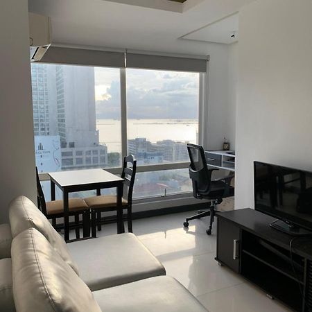 1 Bedroom With Balcony, Fully Furnished Overlooking Manila Bay At Birch Tower, Malate, מנילה מראה חיצוני תמונה